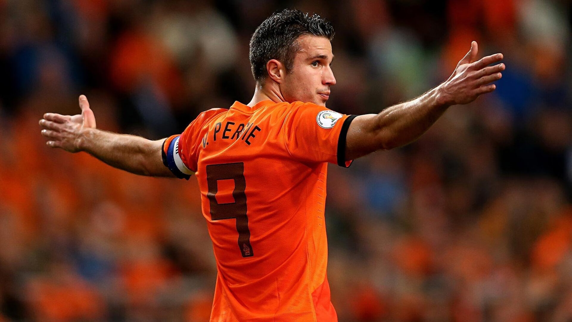 中国足球产业链环环相扣，共谋可持续发展战略，足球产业规模